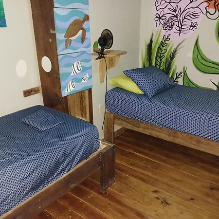 Roatan Backpackers' Hostel Sandy Bay Bagian luar foto