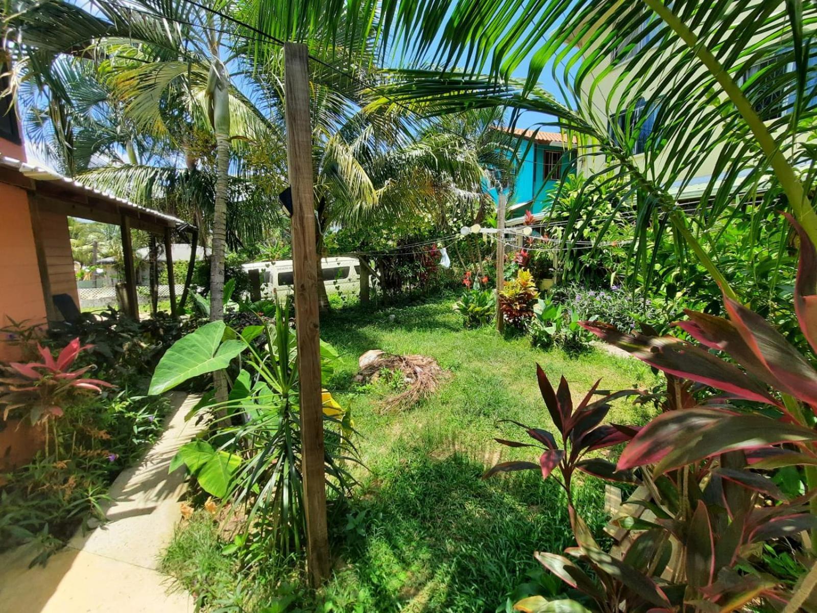 Roatan Backpackers' Hostel Sandy Bay Bagian luar foto