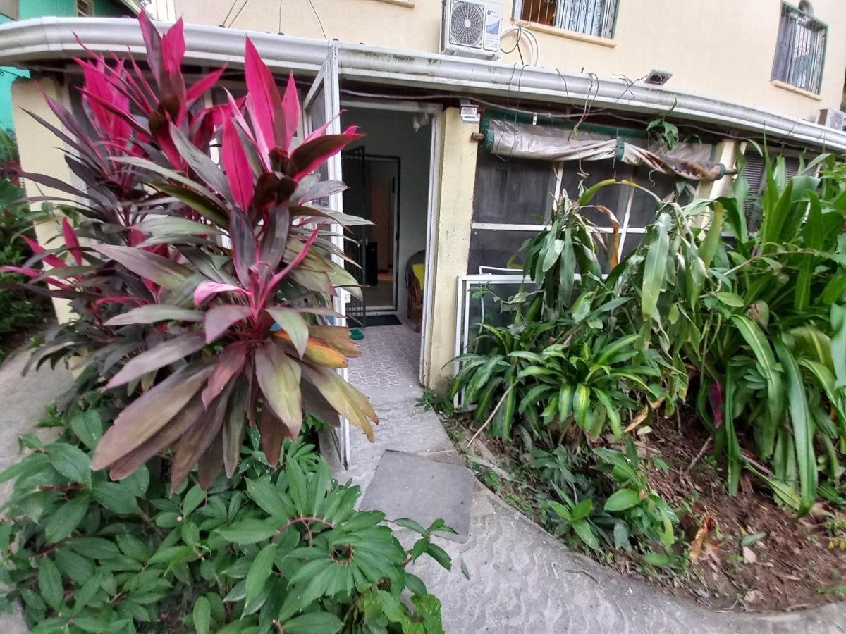 Roatan Backpackers' Hostel Sandy Bay Bagian luar foto