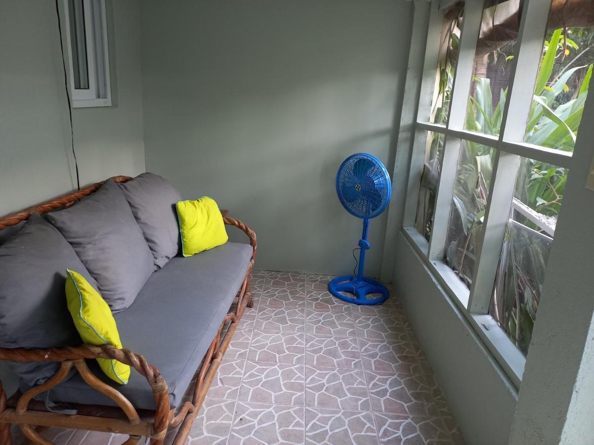 Roatan Backpackers' Hostel Sandy Bay Bagian luar foto