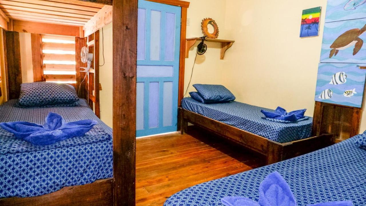 Roatan Backpackers' Hostel Sandy Bay Bagian luar foto
