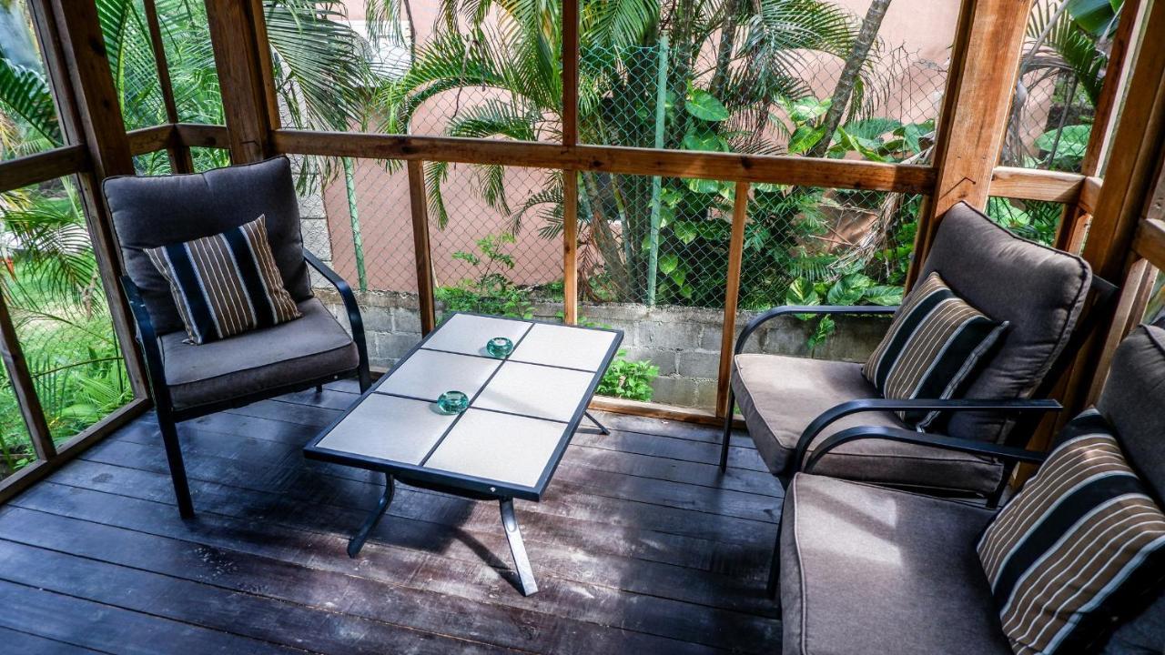Roatan Backpackers' Hostel Sandy Bay Bagian luar foto