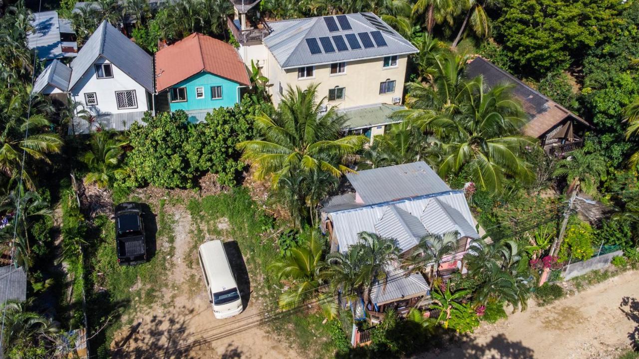 Roatan Backpackers' Hostel Sandy Bay Bagian luar foto