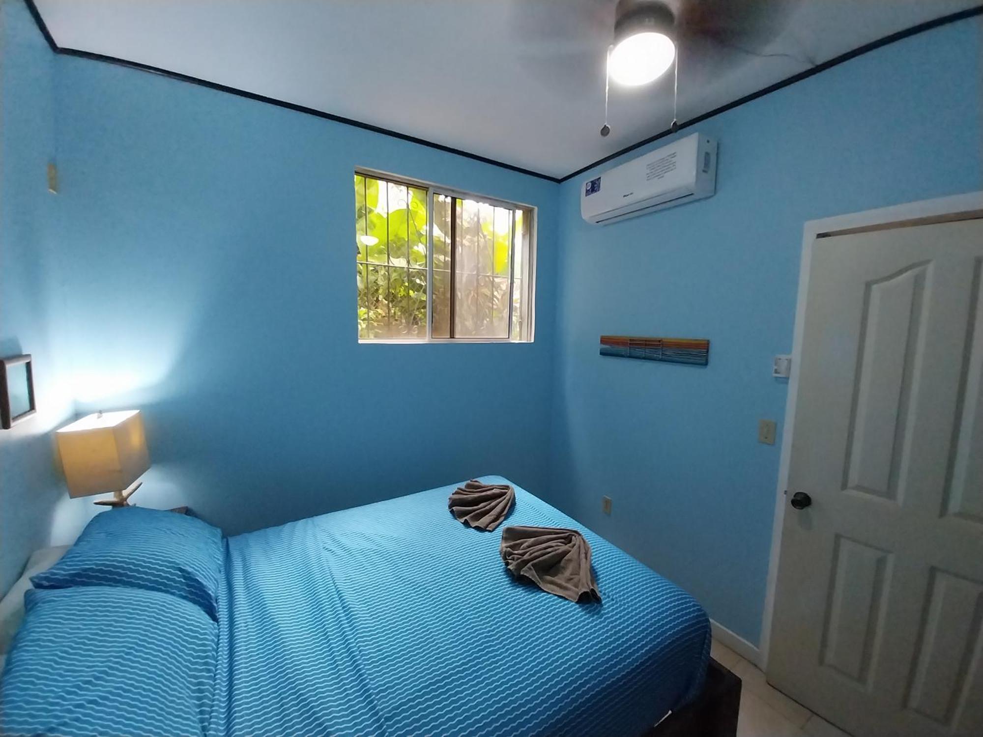 Roatan Backpackers' Hostel Sandy Bay Bagian luar foto