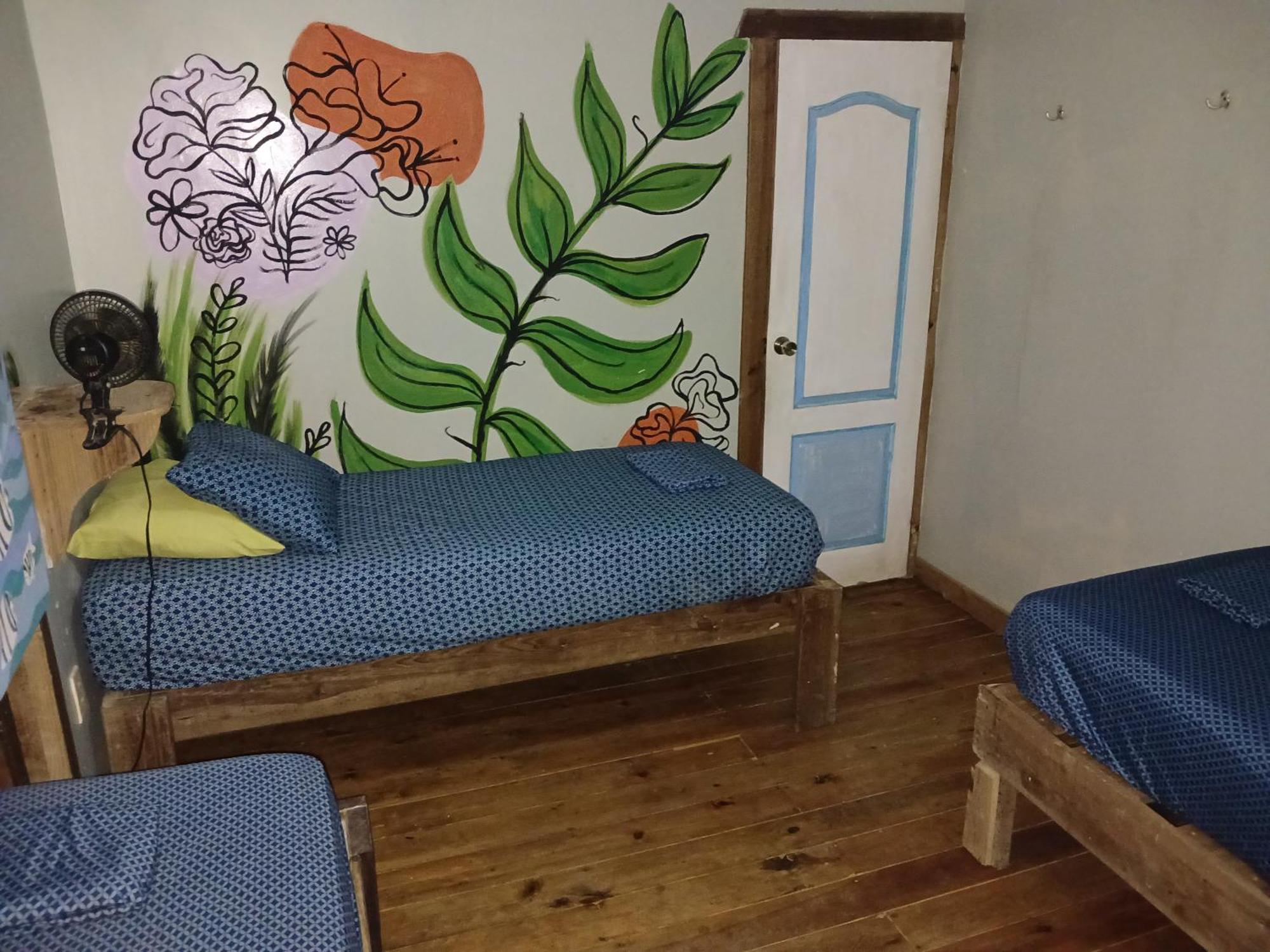 Roatan Backpackers' Hostel Sandy Bay Bagian luar foto