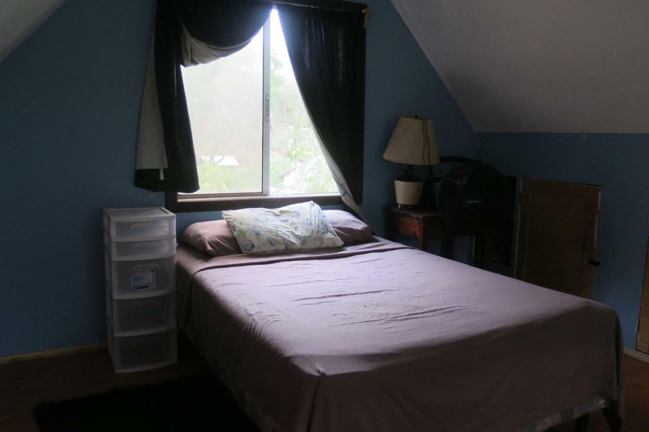 Roatan Backpackers' Hostel Sandy Bay Bagian luar foto