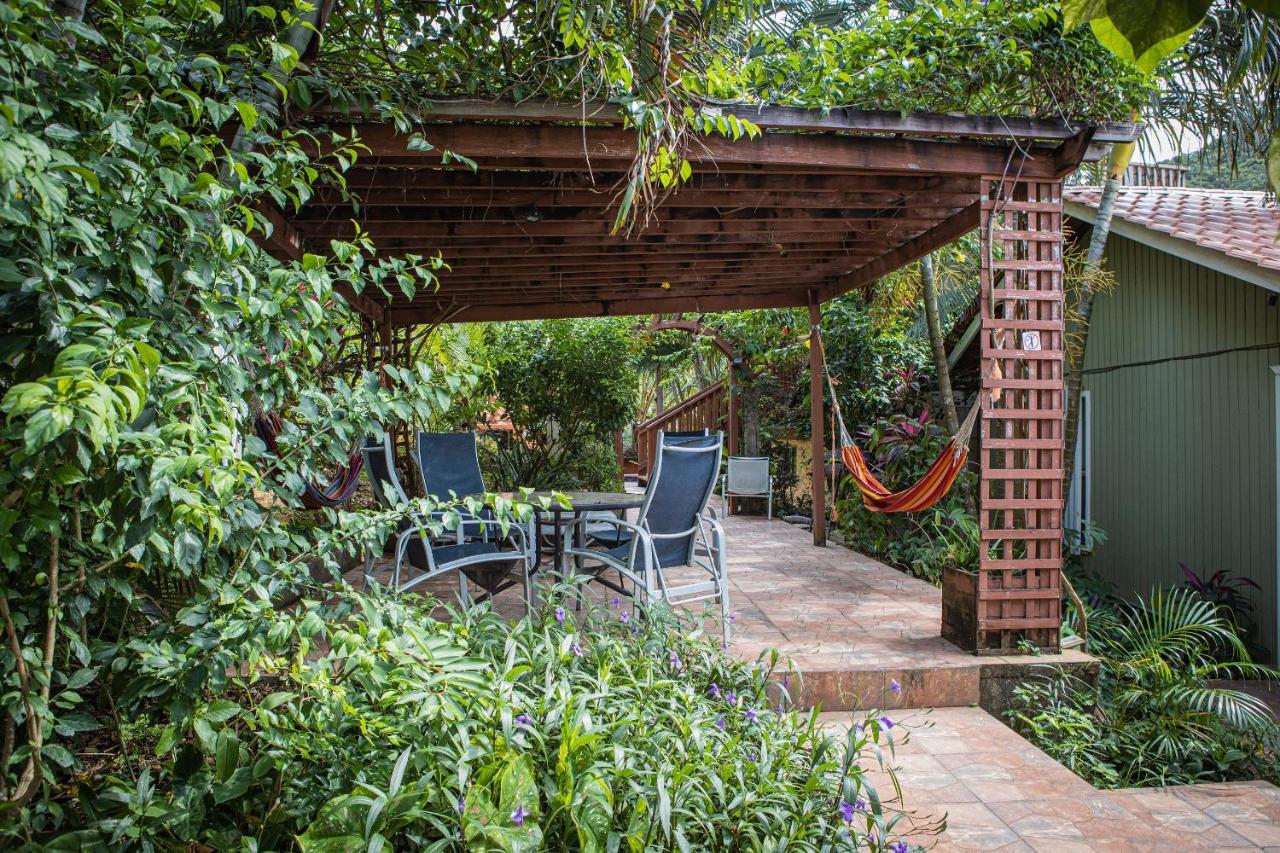 Roatan Backpackers' Hostel Sandy Bay Bagian luar foto