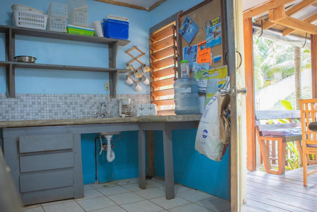 Roatan Backpackers' Hostel Sandy Bay Bagian luar foto