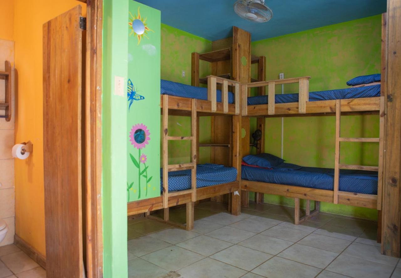 Roatan Backpackers' Hostel Sandy Bay Bagian luar foto