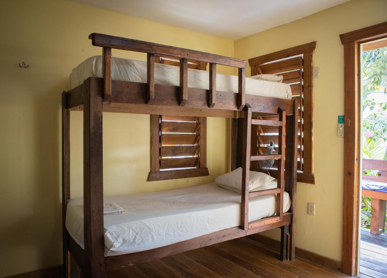 Roatan Backpackers' Hostel Sandy Bay Bagian luar foto